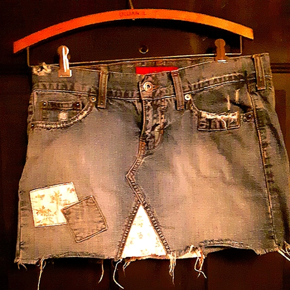 Hollister mini skirt